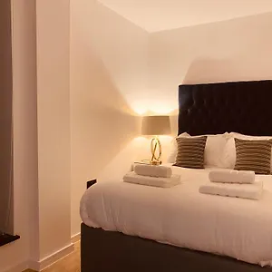 Spacious 3 Bed With Terrace London